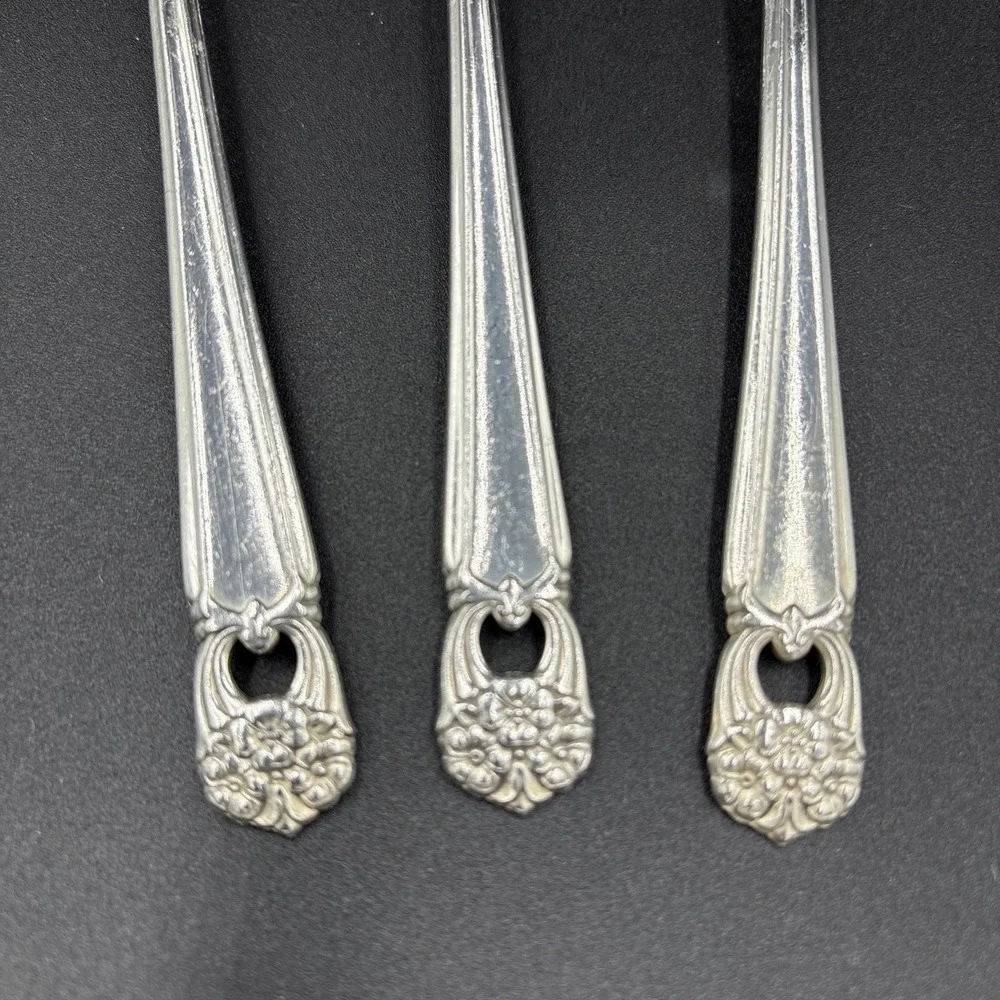 3 ROGERS INTERNATIONAL ETERNALLY YOURS SILVERPLATE OVAL SOUP SPOONS 7-1/4